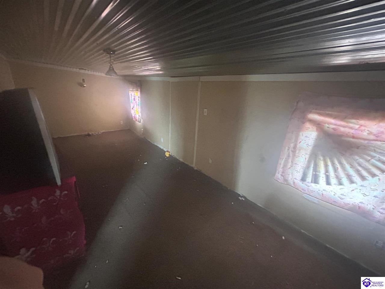 Listing Picture 9 Railroad Circle Bonnieville, KY 42713 MLS HK24004219