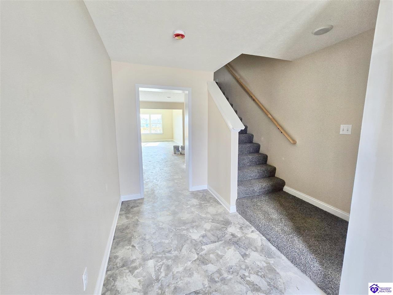 214 Dixon Circle Vine Grove, KY 40175 #4