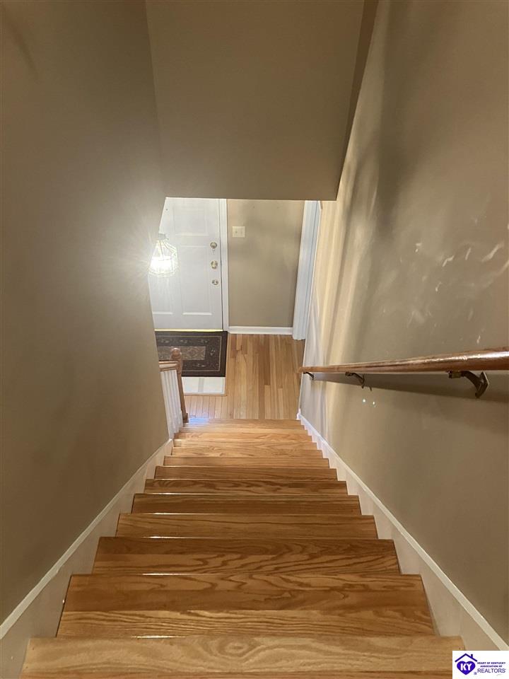 Listing Picture 902 Tyler Circle Elizabethtown, KY 42701 MLS HK24004242