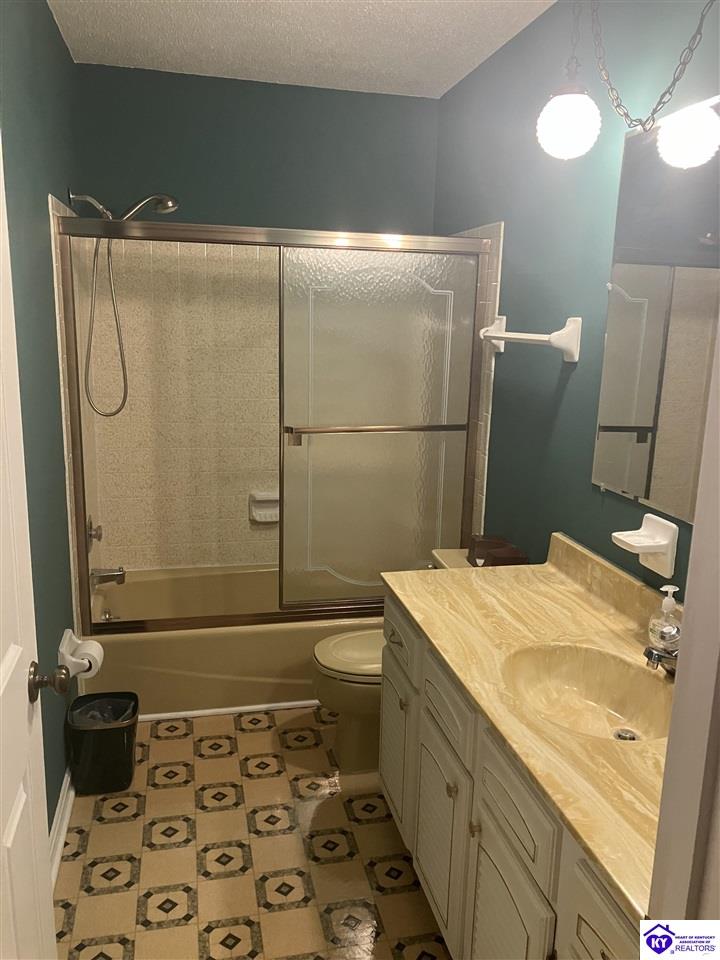 Listing Picture 902 Tyler Circle Elizabethtown, KY 42701 MLS HK24004242