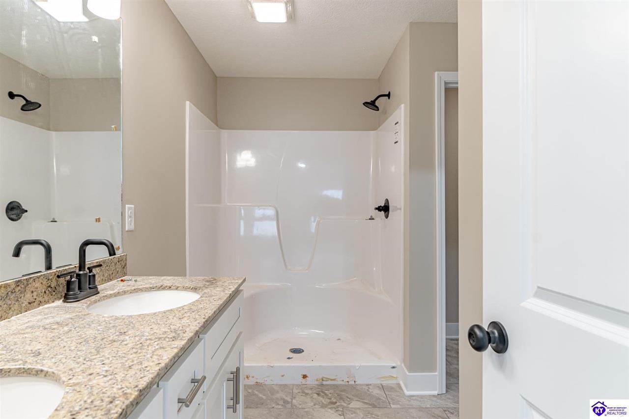 Listing Picture 206 A Hunter Lane Elizabethtown, KY 42701 MLS HK24004251