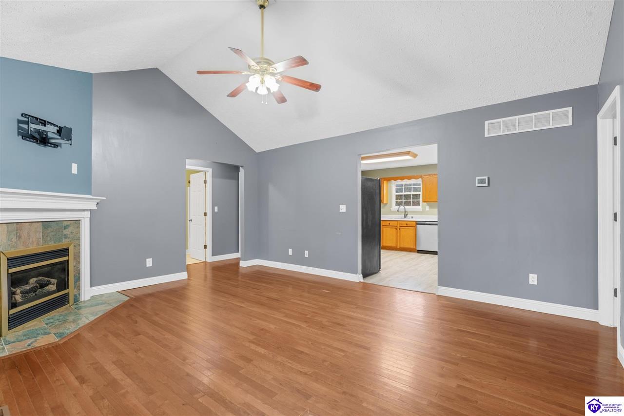 Listing Picture 25 Cavalry Drive Vine Grove, KY 40175 MLS HK24004282