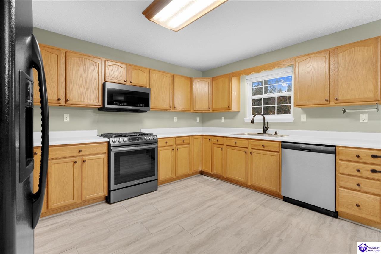 Listing Picture 25 Cavalry Drive Vine Grove, KY 40175 MLS HK24004282