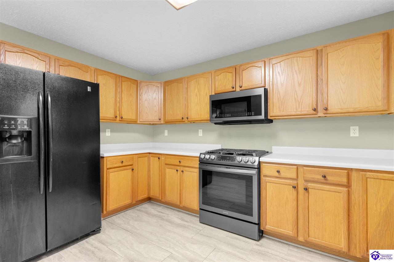 Listing Picture 25 Cavalry Drive Vine Grove, KY 40175 MLS HK24004282