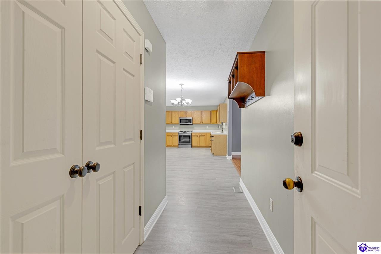 Listing Picture 25 Cavalry Drive Vine Grove, KY 40175 MLS HK24004282