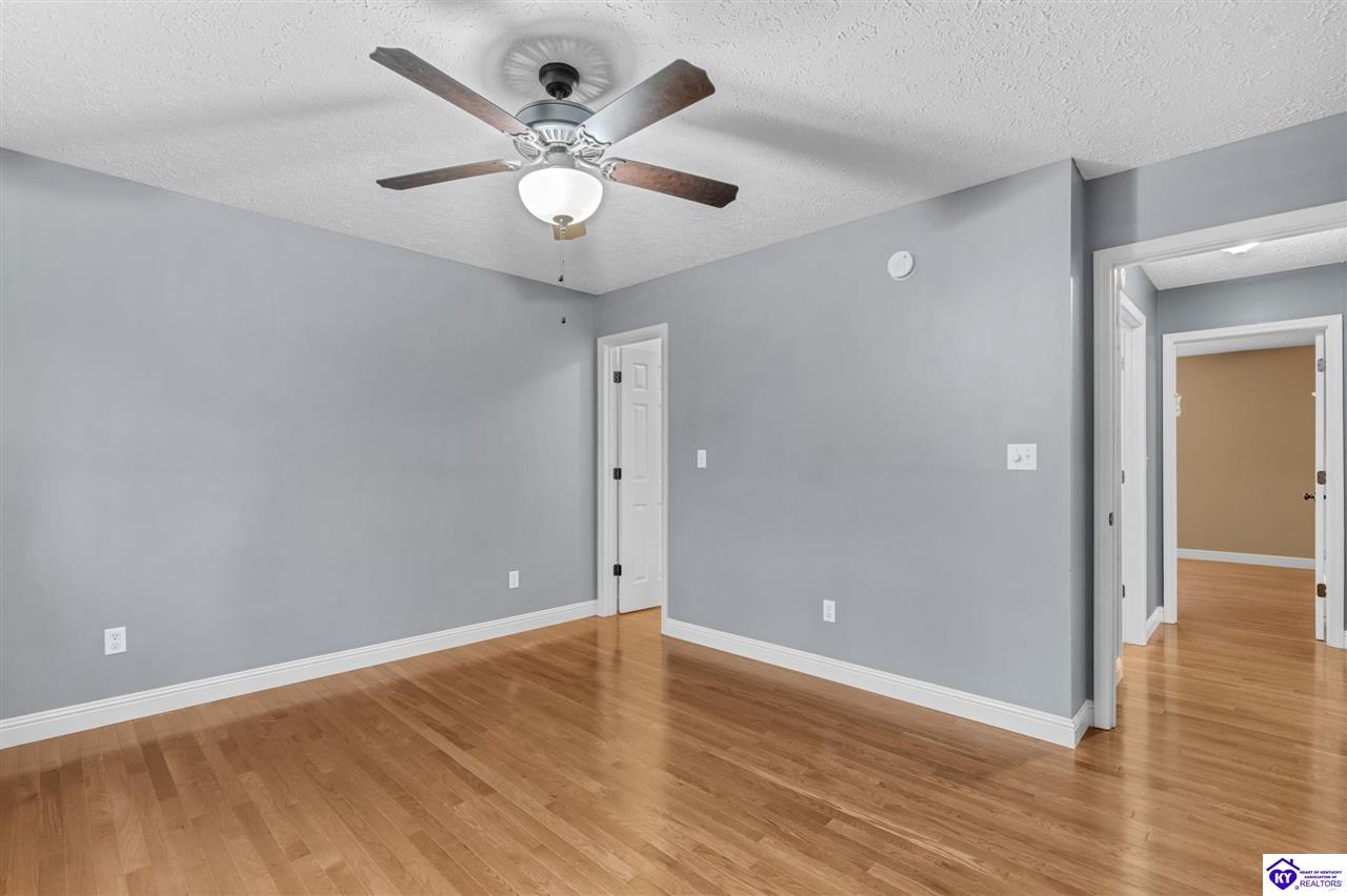 Listing Picture 25 Cavalry Drive Vine Grove, KY 40175 MLS HK24004282