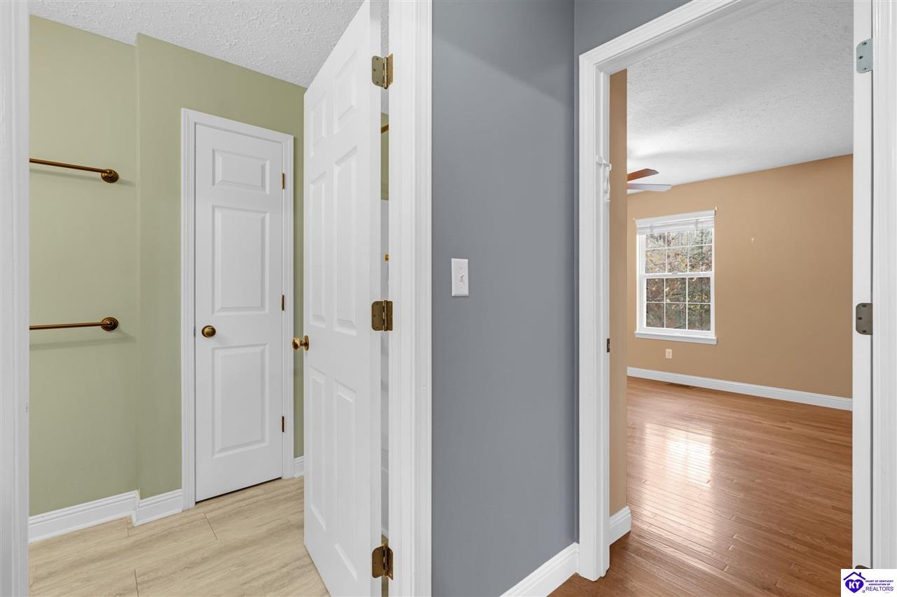 Listing Picture 25 Cavalry Drive Vine Grove, KY 40175 MLS HK24004282