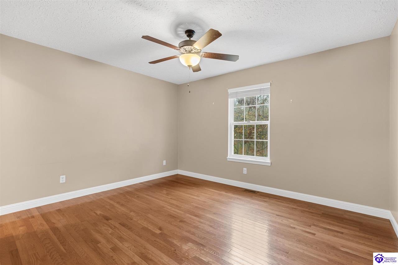 Listing Picture 25 Cavalry Drive Vine Grove, KY 40175 MLS HK24004282