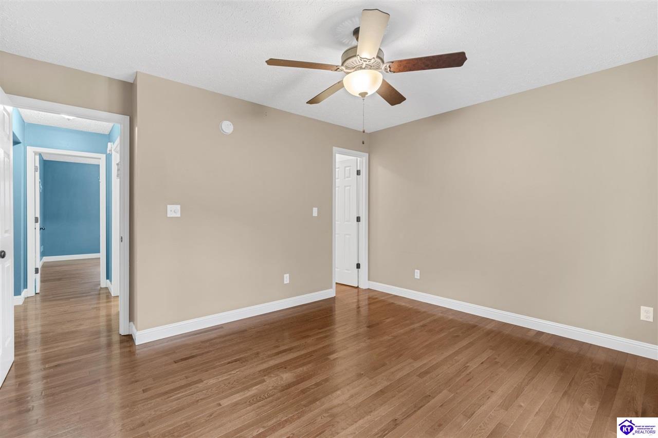 Listing Picture 25 Cavalry Drive Vine Grove, KY 40175 MLS HK24004282