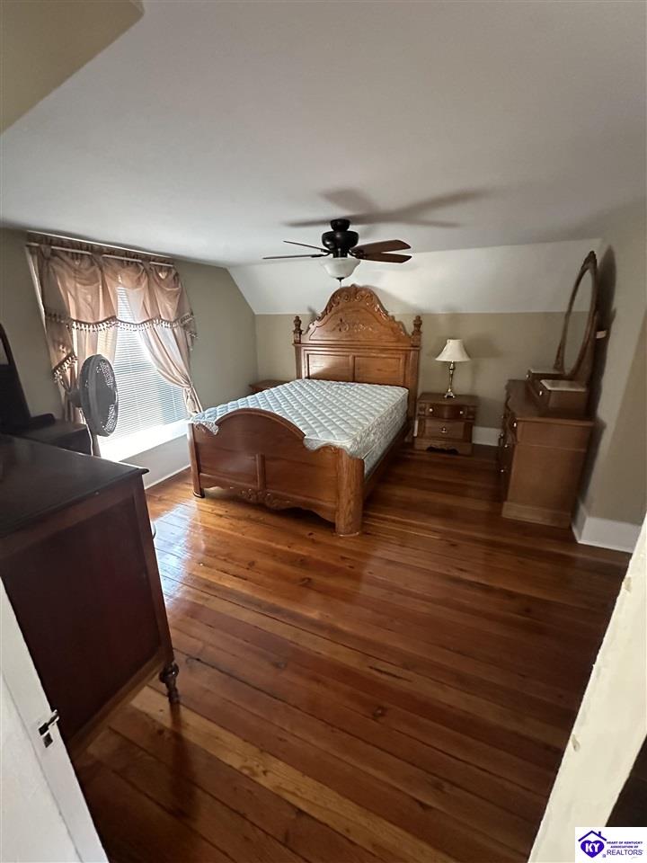 Listing Picture 208 High Street Hodgenville, KY 42748 MLS HK24004346