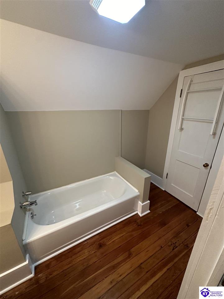 Listing Picture 208 High Street Hodgenville, KY 42748 MLS HK24004346