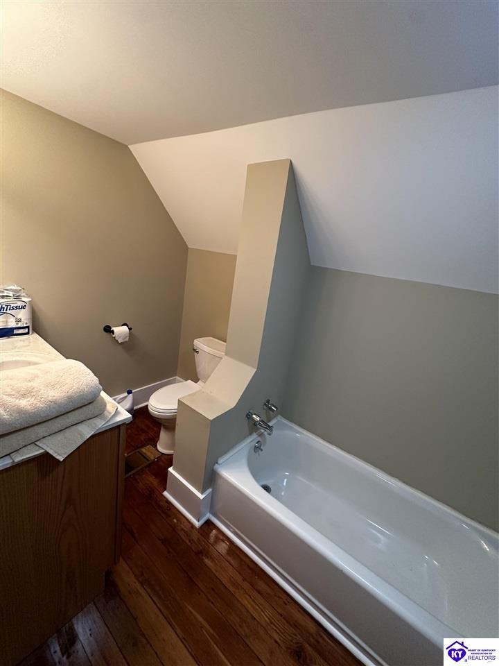 Listing Picture 208 High Street Hodgenville, KY 42748 MLS HK24004346