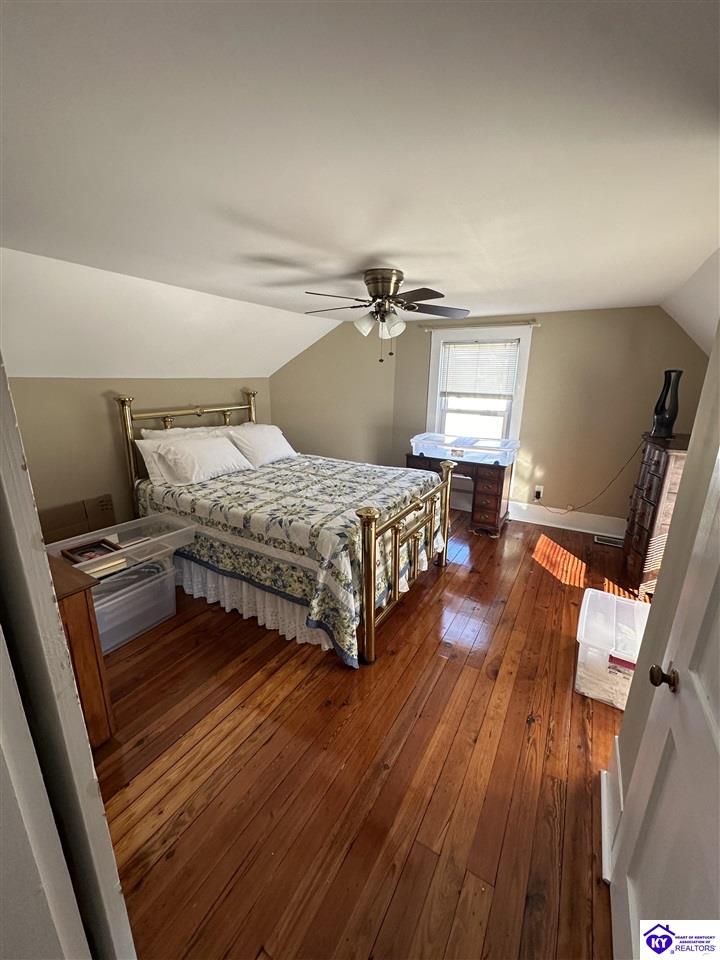 Listing Picture 208 High Street Hodgenville, KY 42748 MLS HK24004346