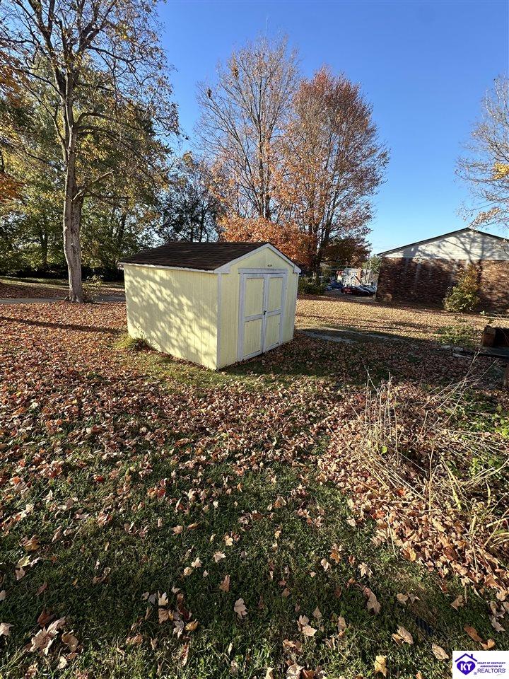 Listing Picture 208 High Street Hodgenville, KY 42748 MLS HK24004346