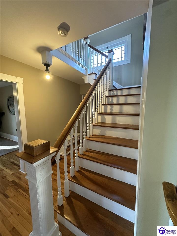 Listing Picture 208 High Street Hodgenville, KY 42748 MLS HK24004346