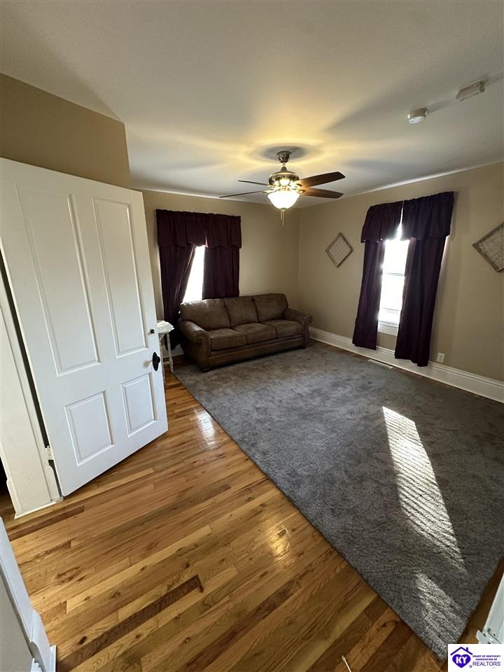 Listing Picture 208 High Street Hodgenville, KY 42748 MLS HK24004346