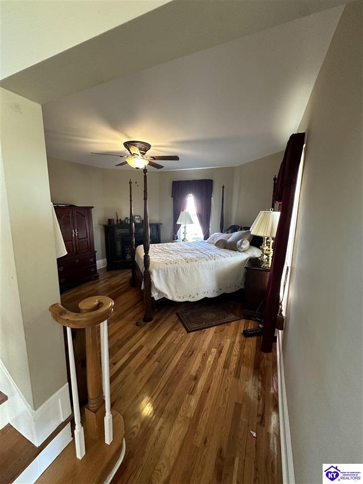 Listing Picture 208 High Street Hodgenville, KY 42748 MLS HK24004346