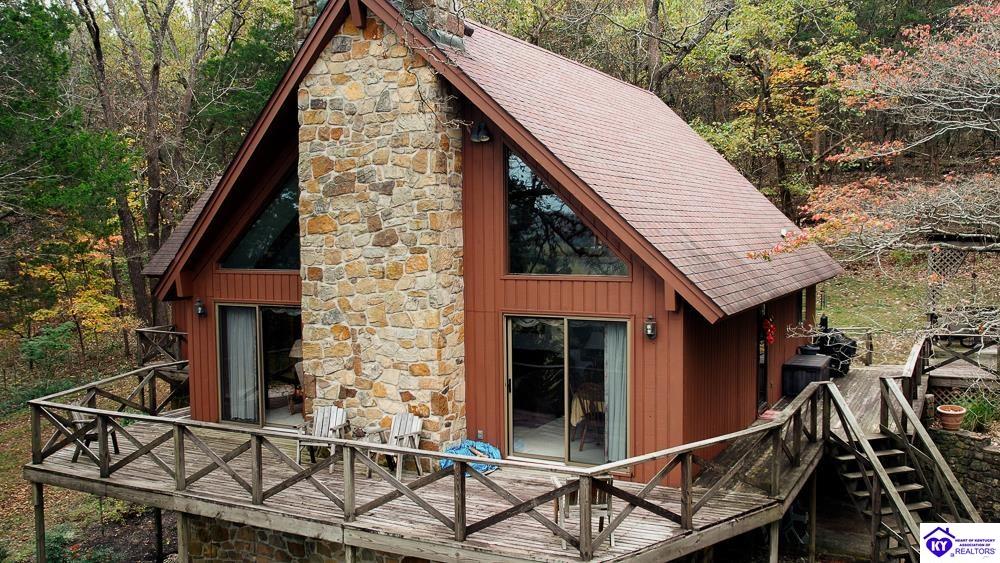684 Windy Hill RoadHorse Cave, KY 42749