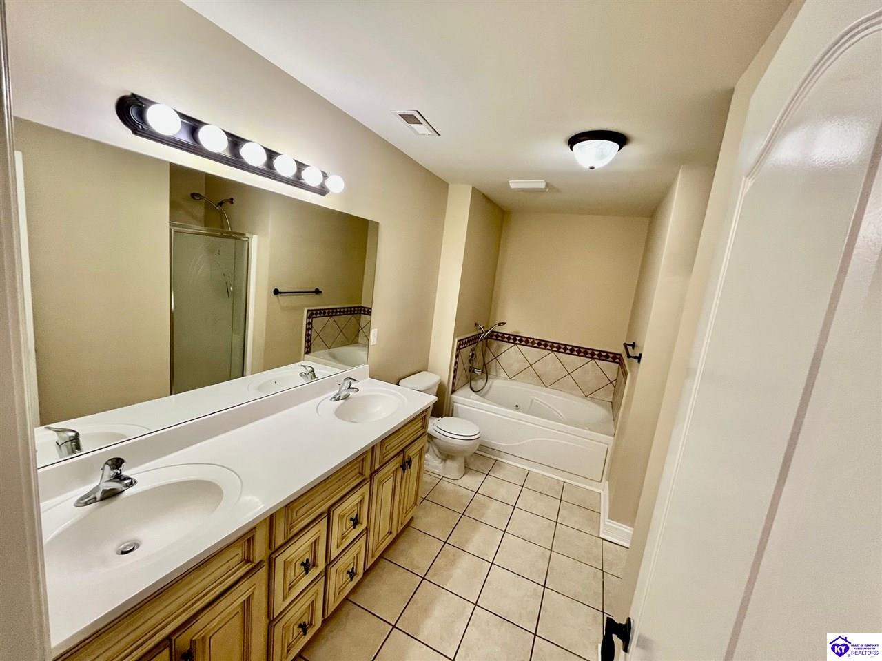 Listing Picture 132 Tuscany Lane Vine Grove, KY 40175 MLS HK24004431