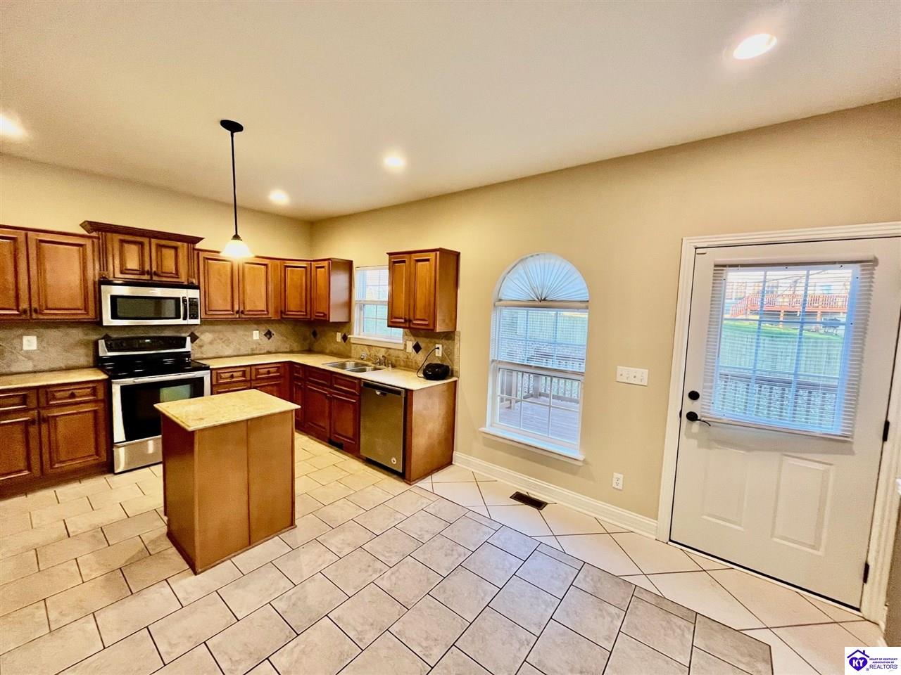 Listing Picture 132 Tuscany Lane Vine Grove, KY 40175 MLS HK24004431