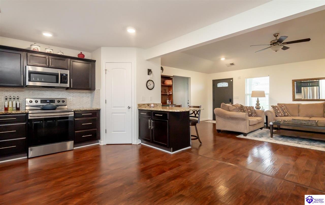 Listing Picture 77 Blanket Court Elizabethtown, KY 42701 MLS HK24004437