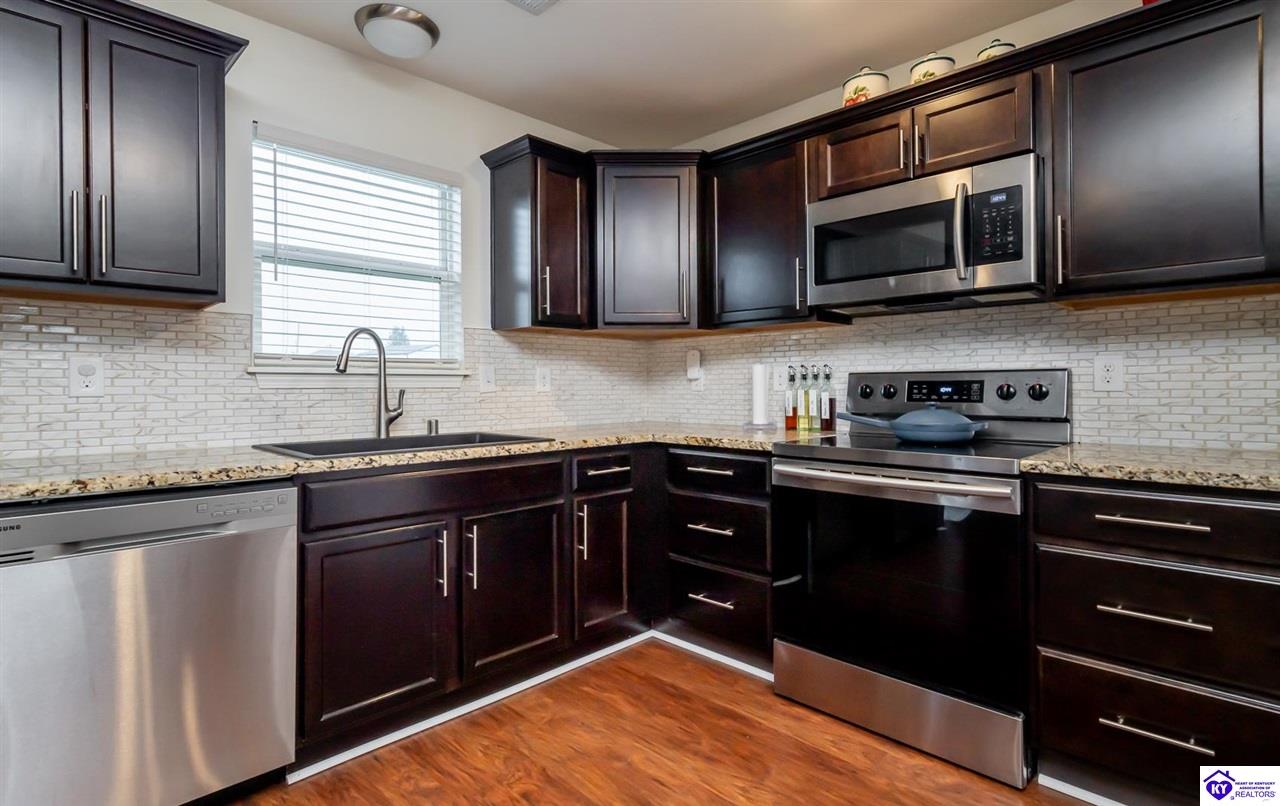 Listing Picture 77 Blanket Court Elizabethtown, KY 42701 MLS HK24004437