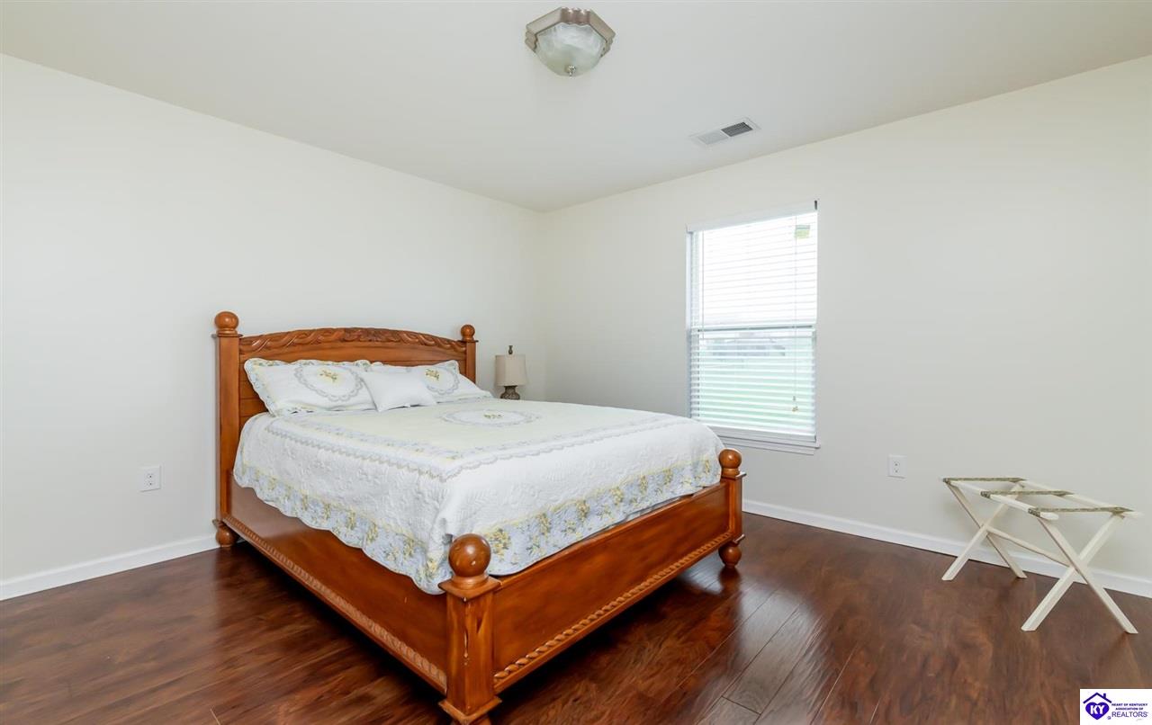 Listing Picture 77 Blanket Court Elizabethtown, KY 42701 MLS HK24004437