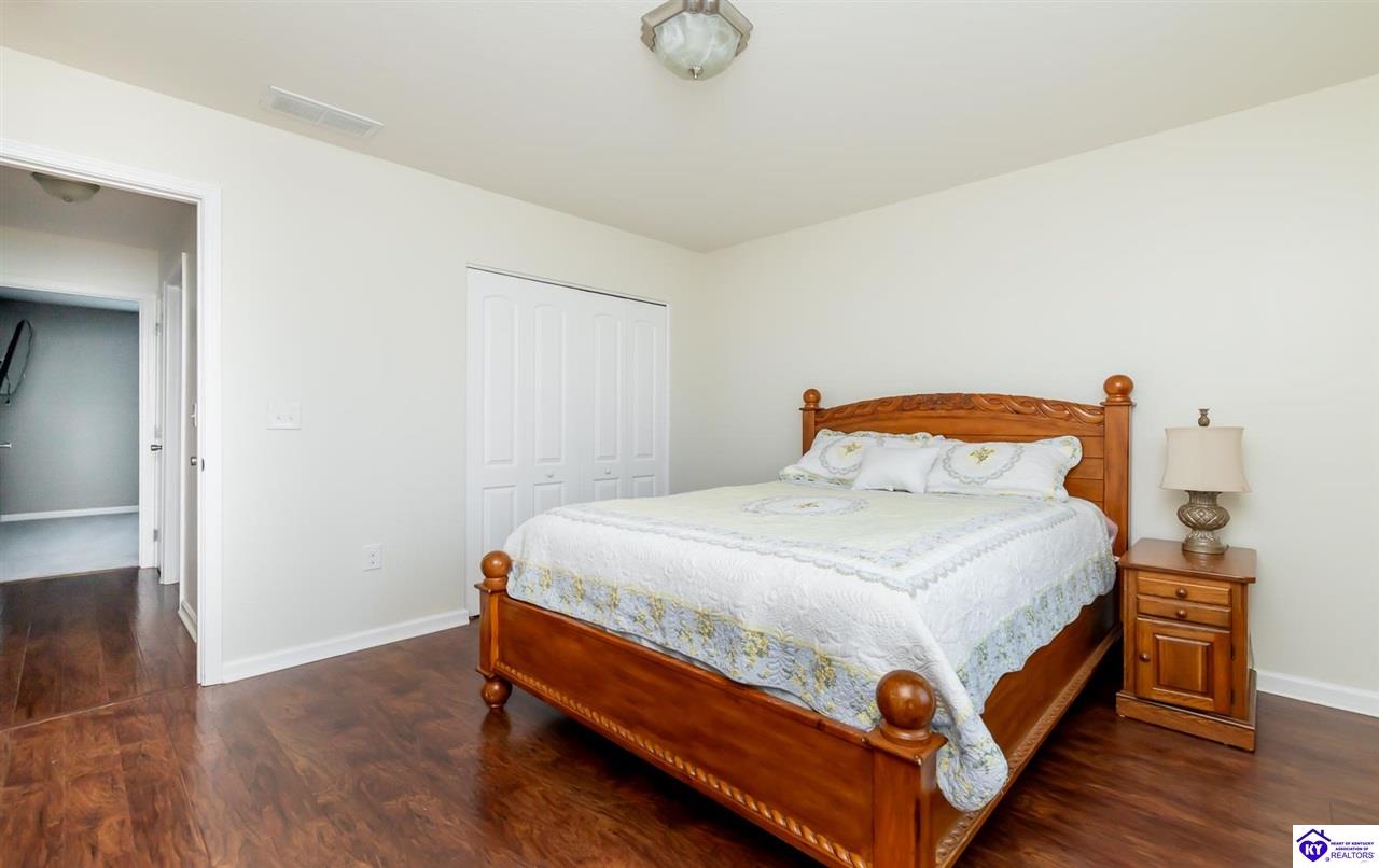 Listing Picture 77 Blanket Court Elizabethtown, KY 42701 MLS HK24004437