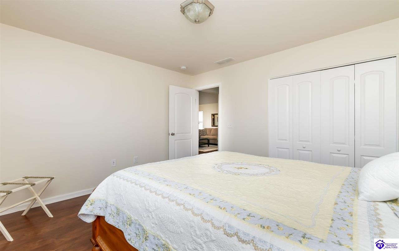 Listing Picture 77 Blanket Court Elizabethtown, KY 42701 MLS HK24004437