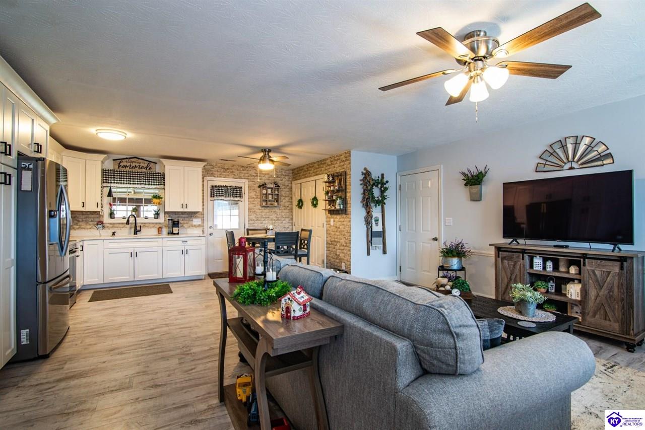 Listing Picture 136 Joy Court Radcliff, KY 40160 MLS HK24004468