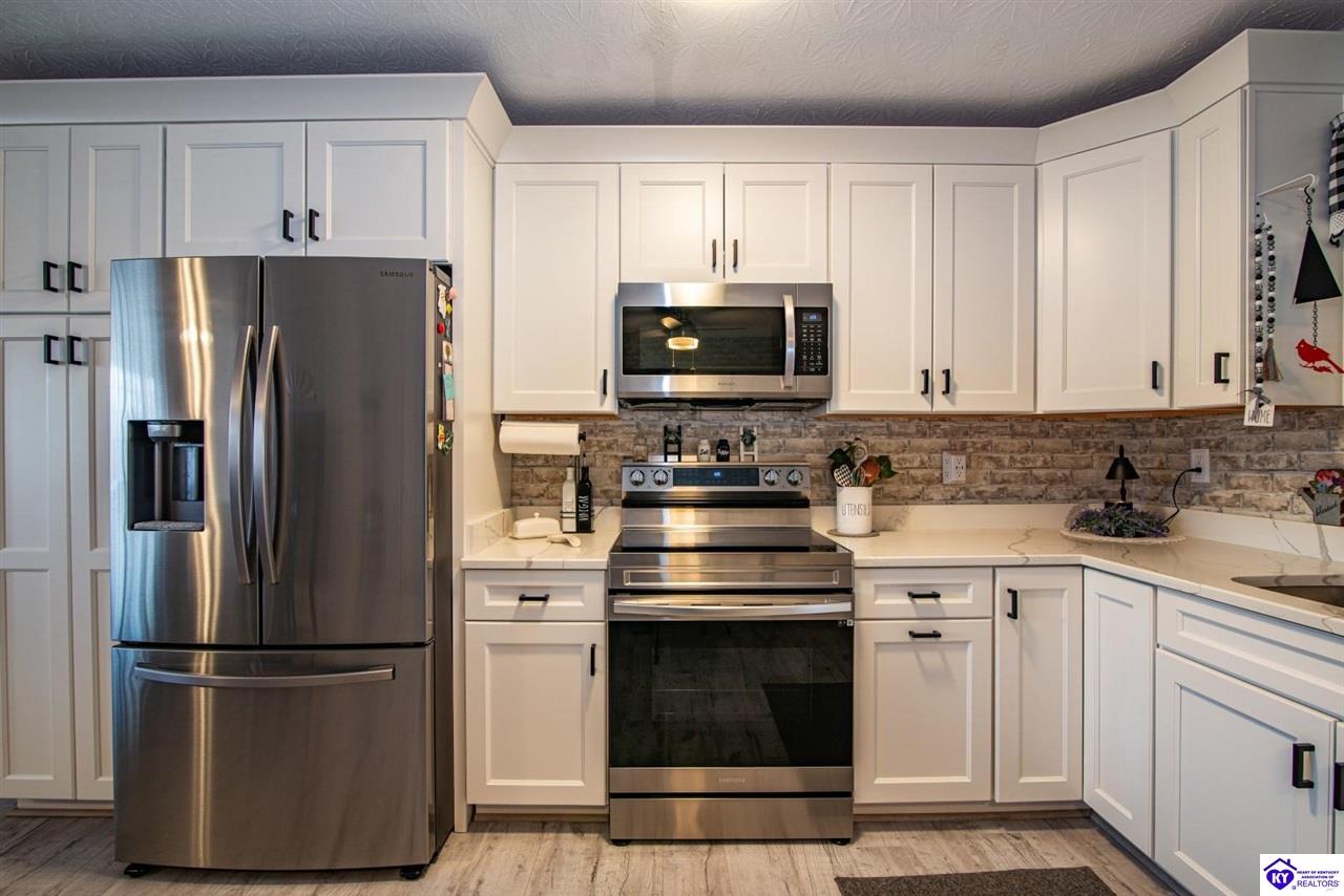 Listing Picture 136 Joy Court Radcliff, KY 40160 MLS HK24004468