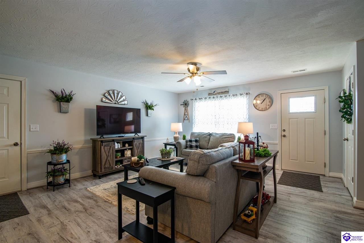 Listing Picture 136 Joy Court Radcliff, KY 40160 MLS HK24004468