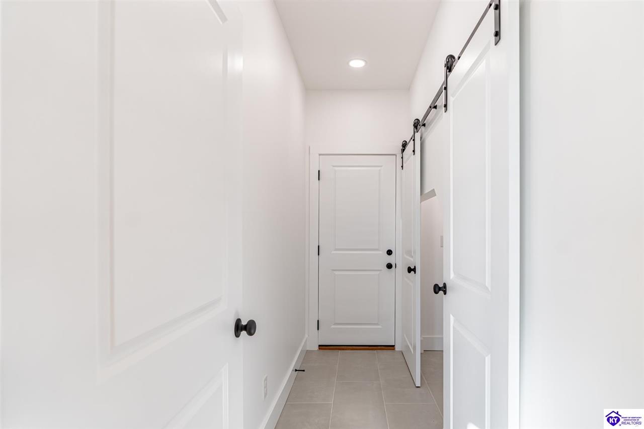 Listing Picture 105 Boundary Oak Dr Hodgenville, KY 42748 MLS HK24004490