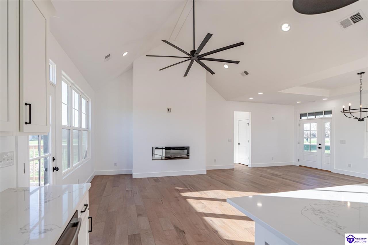 Listing Picture 105 Boundary Oak Dr Hodgenville, KY 42748 MLS HK24004490