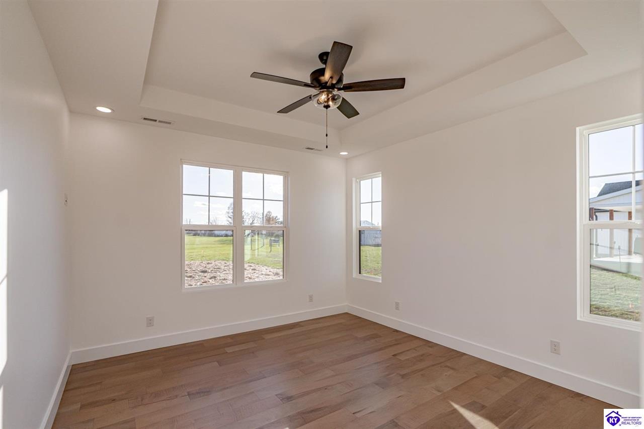 Listing Picture 105 Boundary Oak Dr Hodgenville, KY 42748 MLS HK24004490