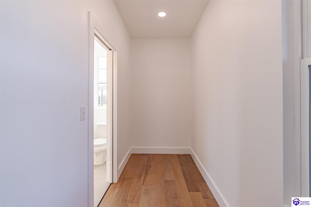 Listing Picture 105 Boundary Oak Dr Hodgenville, KY 42748 MLS HK24004490