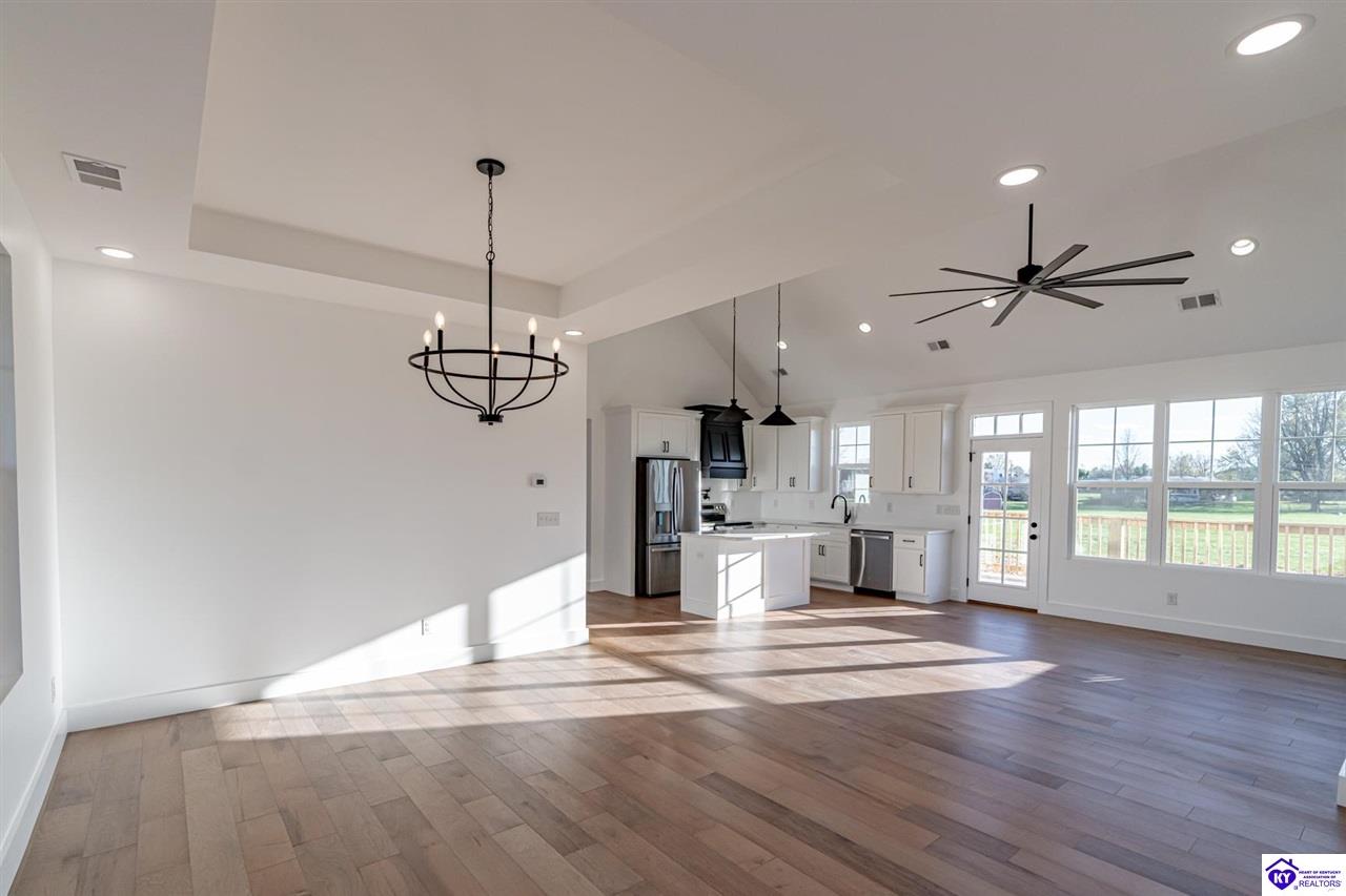 Listing Picture 105 Boundary Oak Dr Hodgenville, KY 42748 MLS HK24004490