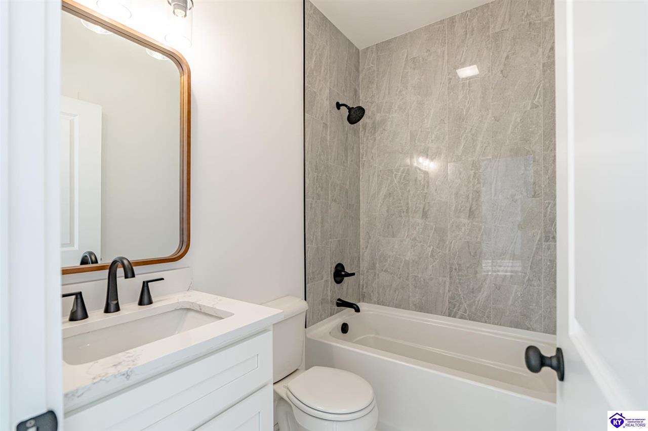 Listing Picture 105 Boundary Oak Dr Hodgenville, KY 42748 MLS HK24004490