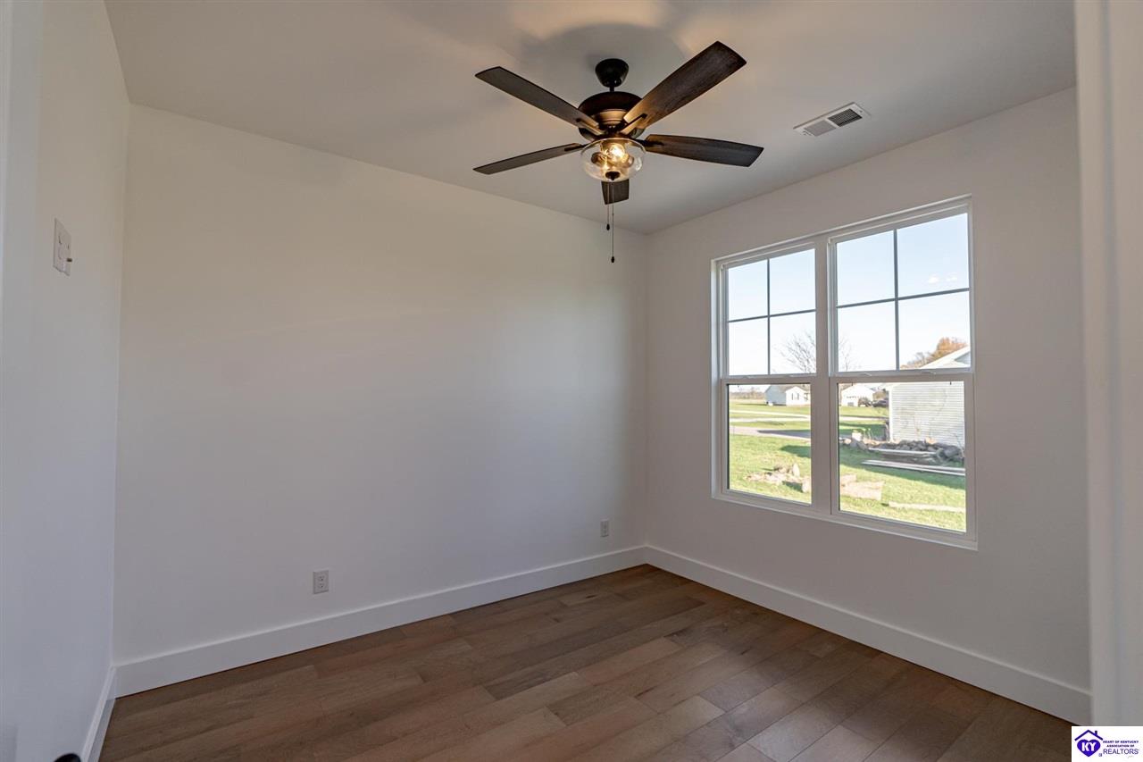 Listing Picture 105 Boundary Oak Dr Hodgenville, KY 42748 MLS HK24004490