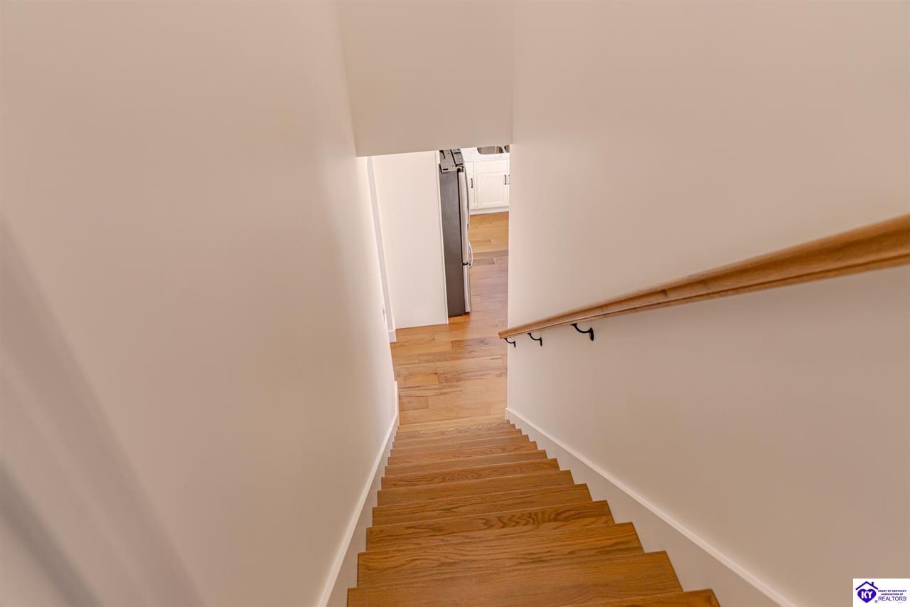 Listing Picture 105 Boundary Oak Dr Hodgenville, KY 42748 MLS HK24004490