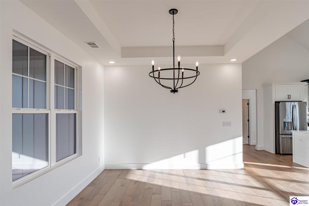 Listing Picture 105 Boundary Oak Dr Hodgenville, KY 42748 MLS HK24004490