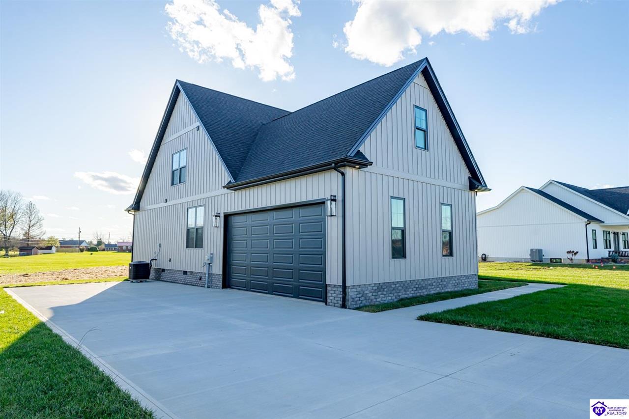 Listing Picture 105 Boundary Oak Dr Hodgenville, KY 42748 MLS HK24004490