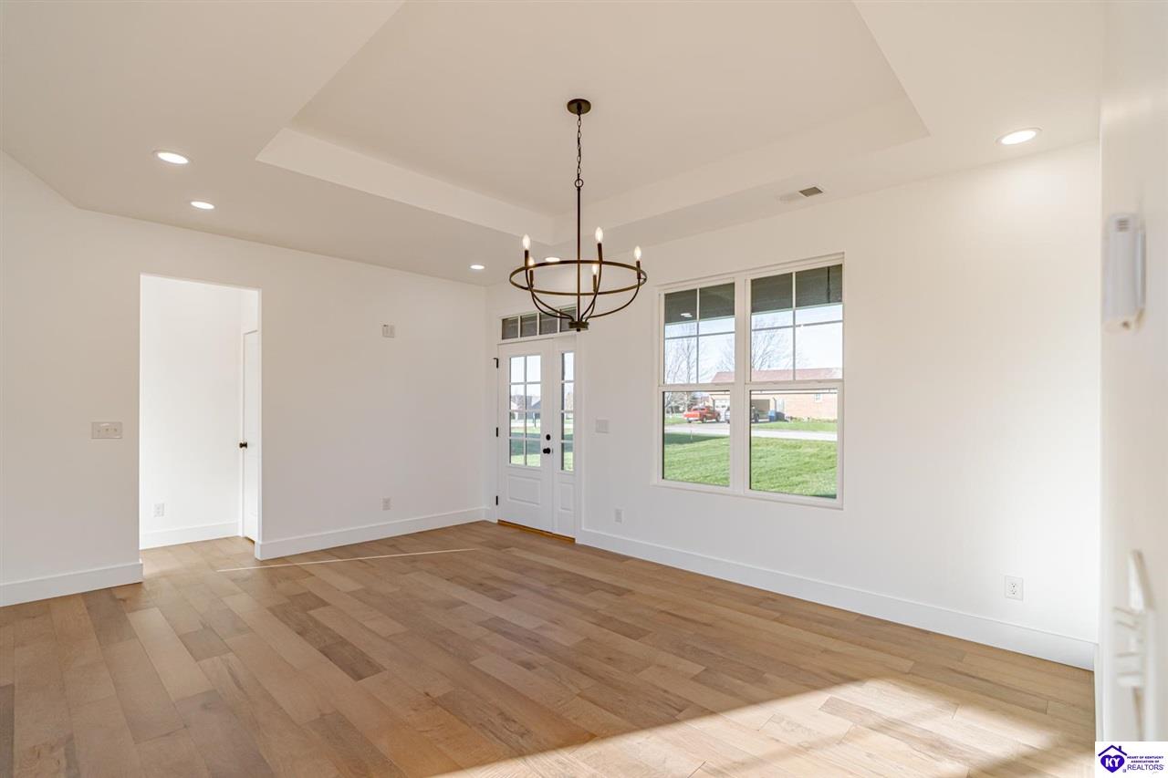 Listing Picture 105 Boundary Oak Dr Hodgenville, KY 42748 MLS HK24004490