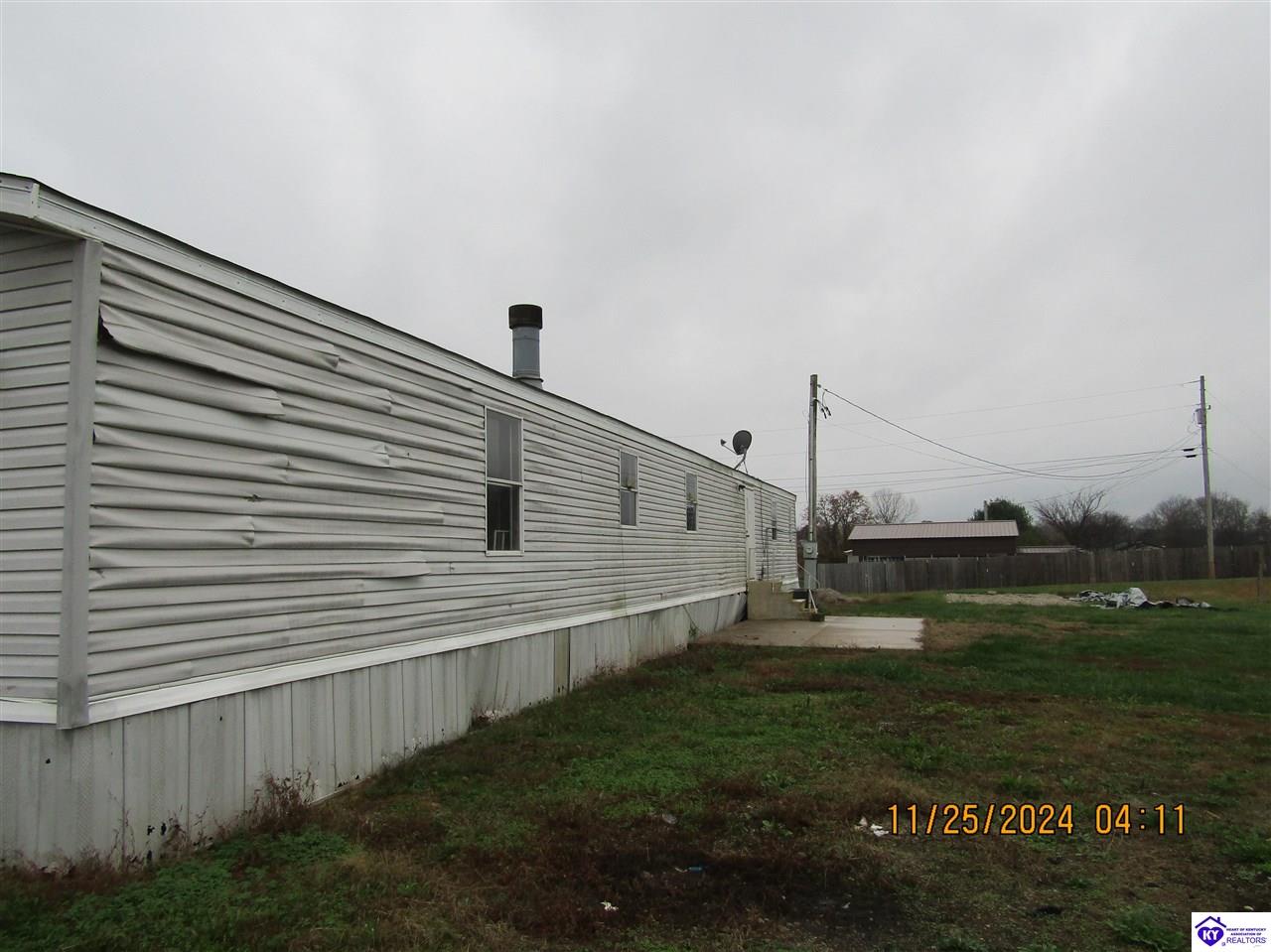 Listing Picture 206 Chapman Court Brandenburg, KY 40108 MLS HK24004492