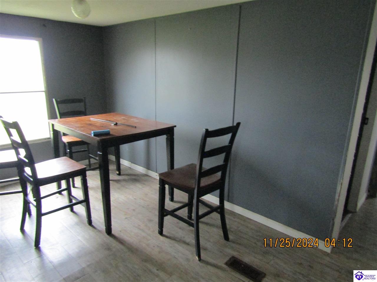 Listing Picture 206 Chapman Court Brandenburg, KY 40108 MLS HK24004492