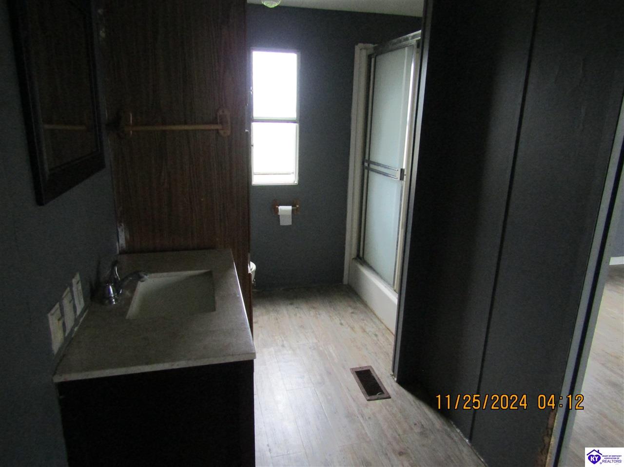 Listing Picture 206 Chapman Court Brandenburg, KY 40108 MLS HK24004492