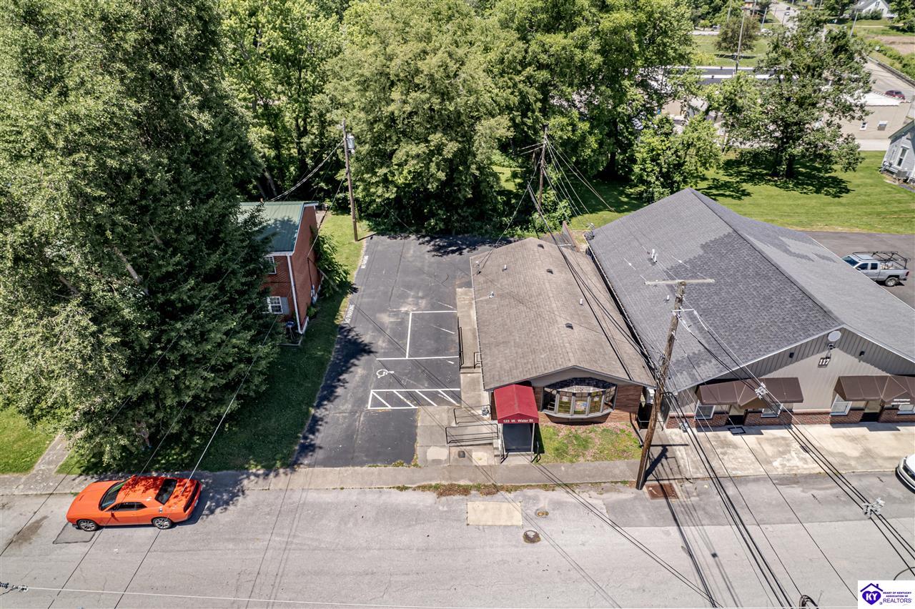 Listing Picture 123 W Water Street Hodgenville, KY 42748 MLS HK24004501