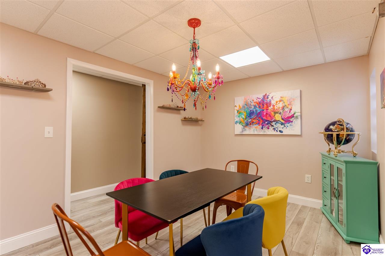 Listing Picture 123 W Water Street Hodgenville, KY 42748 MLS HK24004501