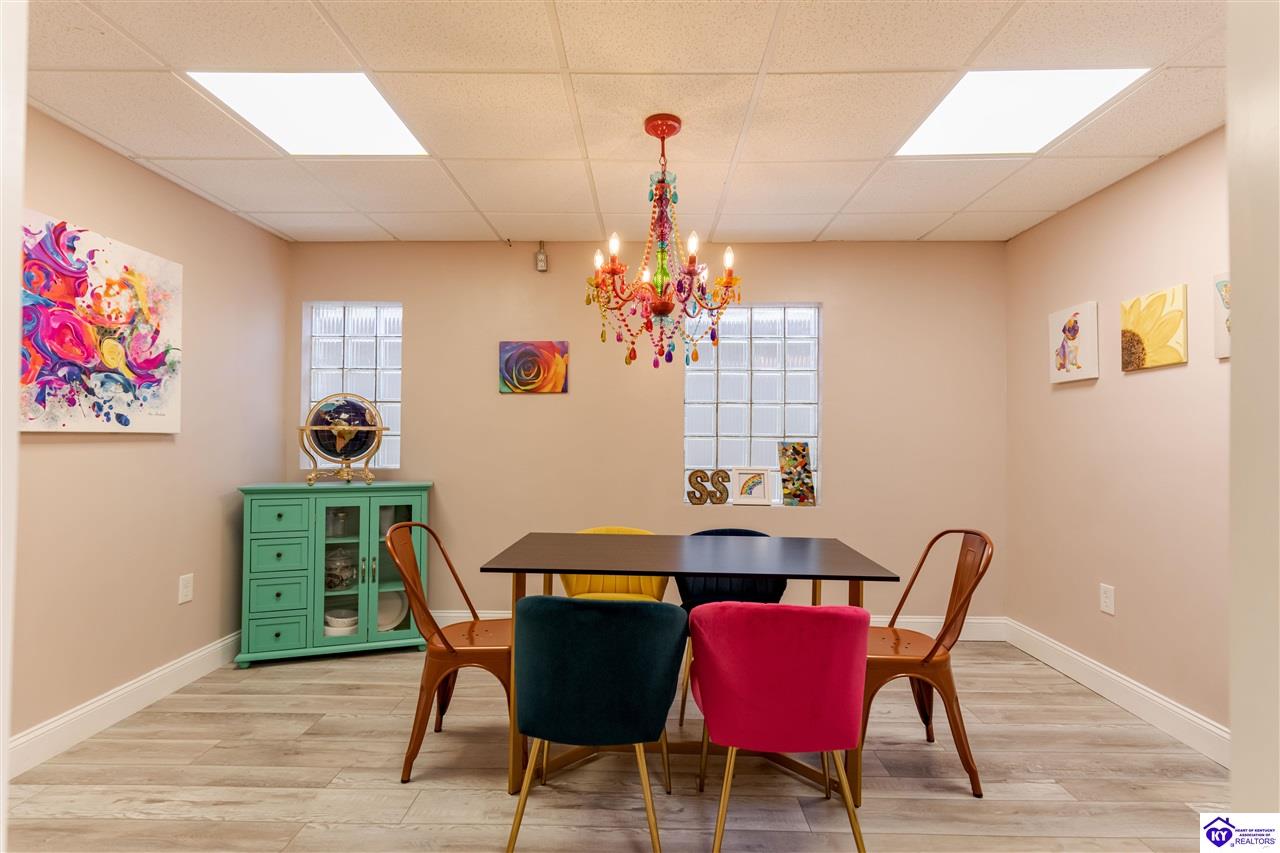 Listing Picture 123 W Water Street Hodgenville, KY 42748 MLS HK24004501