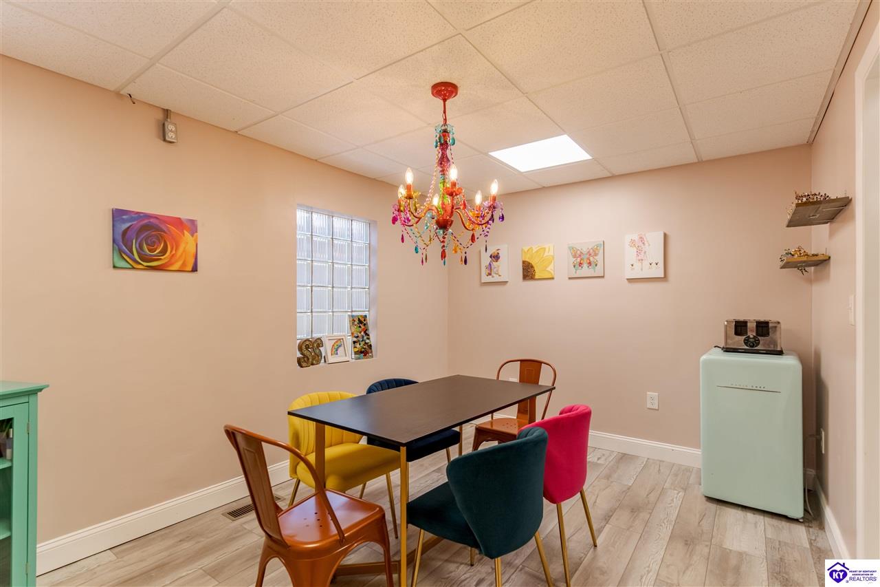 Listing Picture 123 W Water Street Hodgenville, KY 42748 MLS HK24004501